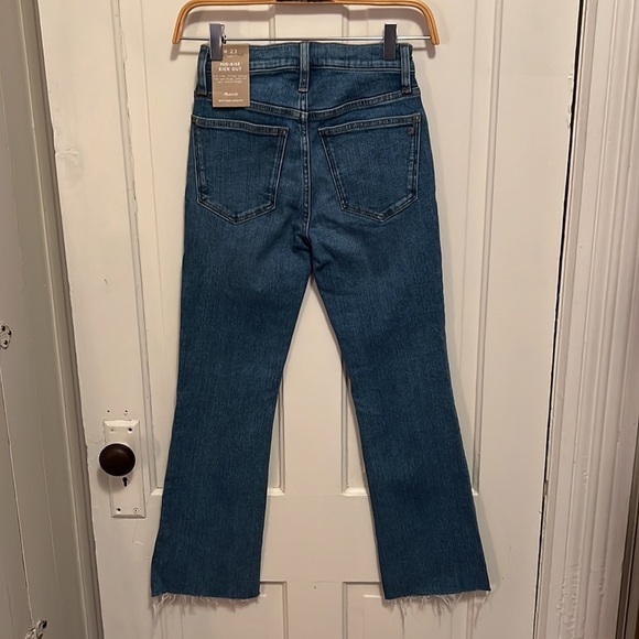 Madewell Kick Out Crop Jeans in Cherryville Wash - Picture 13 of 16